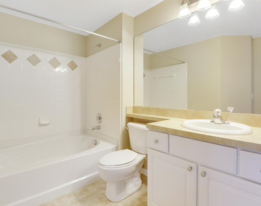 9211 Myrtlewood Circle W - Photo Thumbnail 8
