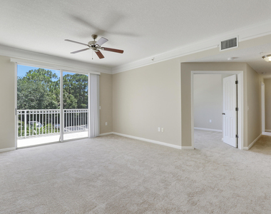 9211 Myrtlewood Circle W - Photo Thumbnail 15