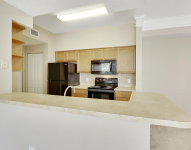 9211 Myrtlewood Circle W - Photo Thumbnail 5