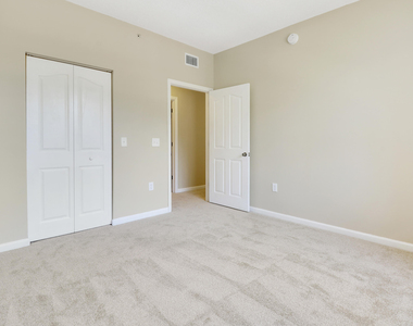 9211 Myrtlewood Circle W - Photo Thumbnail 10