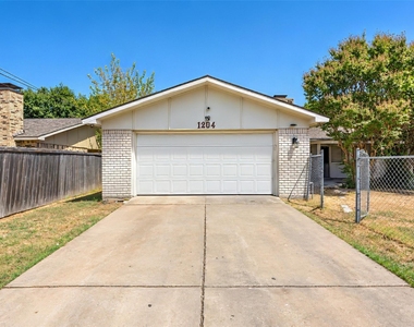 1204 W Spring Creek Parkway - Photo Thumbnail 34