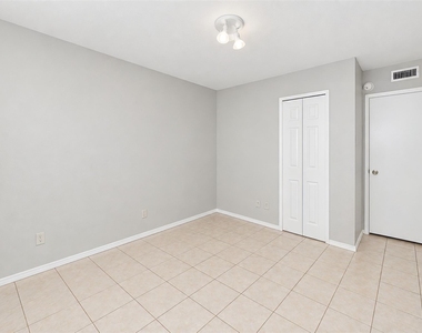 1204 W Spring Creek Parkway - Photo Thumbnail 24