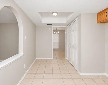 1204 W Spring Creek Parkway - Photo Thumbnail 14