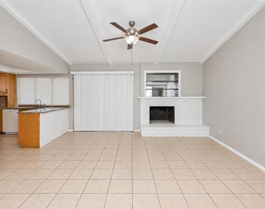 1204 W Spring Creek Parkway - Photo Thumbnail 15