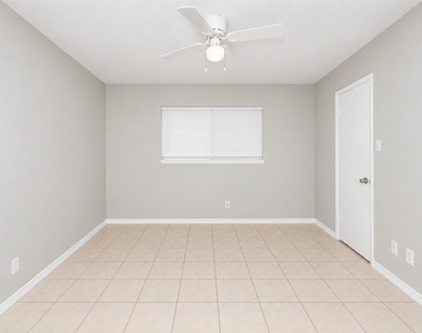 1204 W Spring Creek Parkway - Photo Thumbnail 19