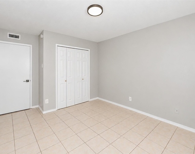 1204 W Spring Creek Parkway - Photo Thumbnail 27