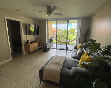 5741 Riverside Drive - Photo Thumbnail 6