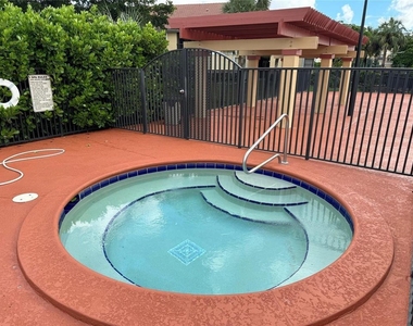 5741 Riverside Drive - Photo Thumbnail 19