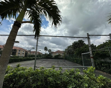 5741 Riverside Drive - Photo Thumbnail 22