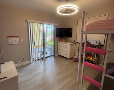 5741 Riverside Drive - Photo Thumbnail 16
