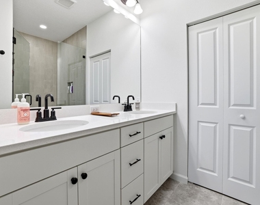 4178 S Longwood Lake Square - Photo Thumbnail 11
