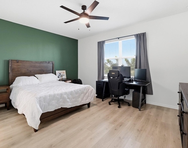 4178 S Longwood Lake Square - Photo Thumbnail 9
