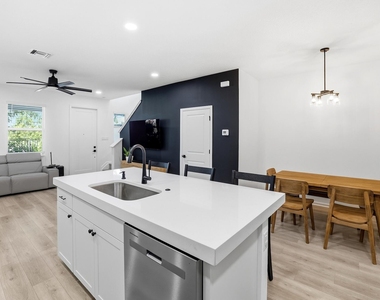 4178 S Longwood Lake Square - Photo Thumbnail 6