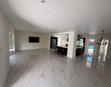 1321 Madison Street - Photo Thumbnail 10
