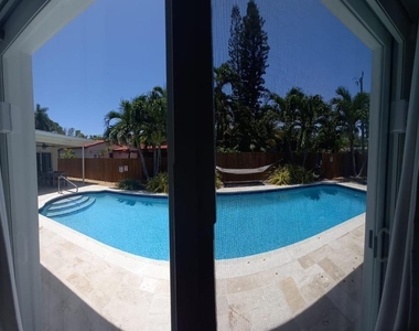 1321 Madison Street - Photo Thumbnail 7