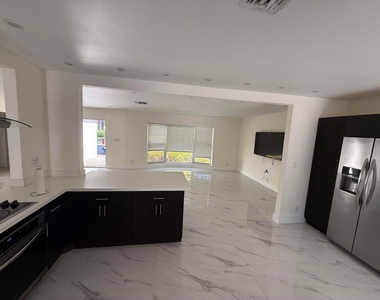 1321 Madison Street - Photo Thumbnail 9