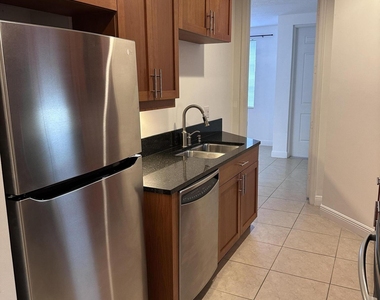 252 Sw 14th Avenue - Photo Thumbnail 3