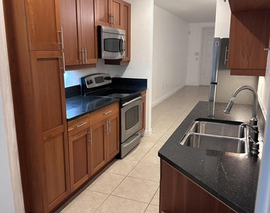 252 Sw 14th Avenue - Photo Thumbnail 1