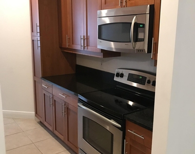 252 Sw 14th Avenue - Photo Thumbnail 2
