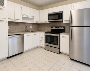 2851 Ne 183rd Street - Photo Thumbnail 2