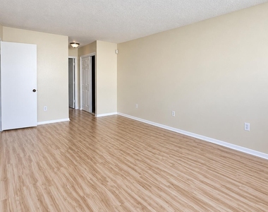 2851 Ne 183rd Street - Photo Thumbnail 4