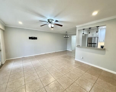 118 Mansfield C - Photo Thumbnail 3