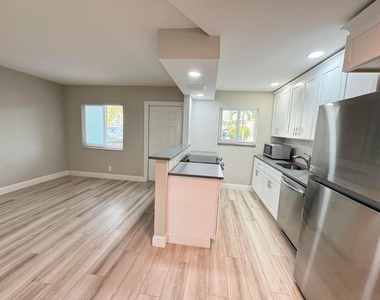 306 E Ocean Avenue - Photo Thumbnail 10