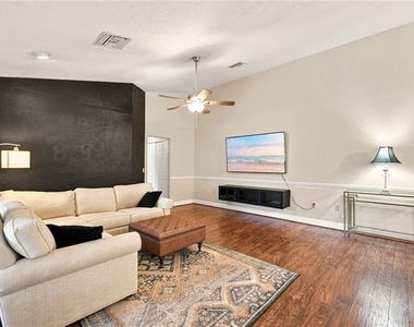 3438 Nw 104th Way - Photo Thumbnail 5