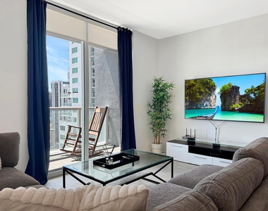 244 Biscayne Boulevard - Photo Thumbnail 5