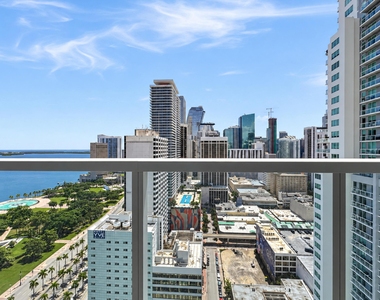 244 Biscayne Boulevard - Photo Thumbnail 17