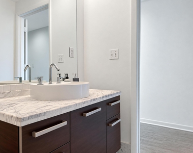 244 Biscayne Boulevard - Photo Thumbnail 4