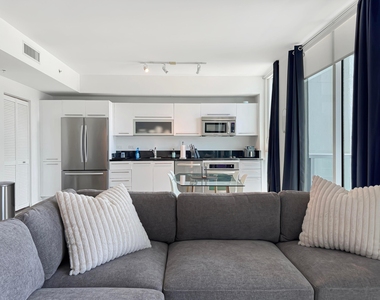 244 Biscayne Boulevard - Photo Thumbnail 7