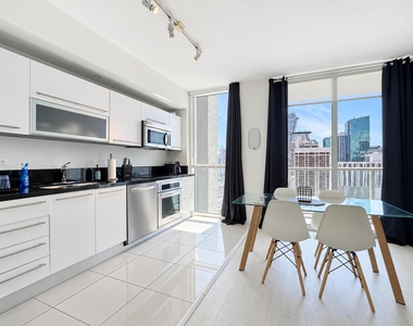 244 Biscayne Boulevard - Photo Thumbnail 9