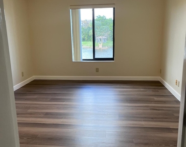 1002 Green Pine Boulevard - Photo Thumbnail 24
