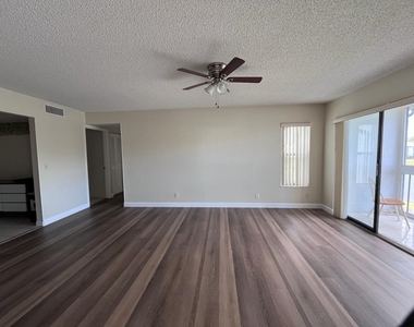 1002 Green Pine Boulevard - Photo Thumbnail 18