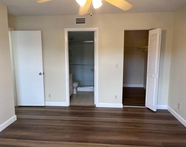 1002 Green Pine Boulevard - Photo Thumbnail 7