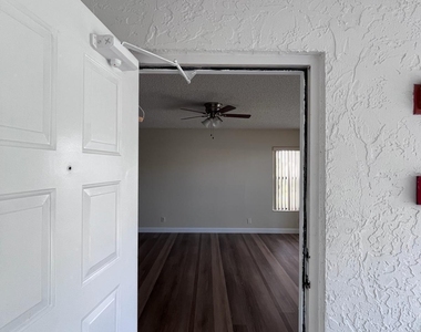 1002 Green Pine Boulevard - Photo Thumbnail 12