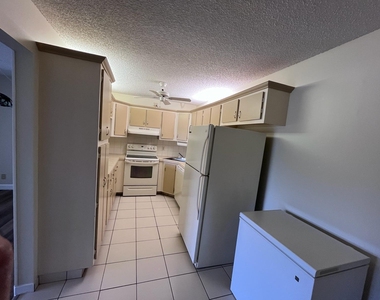 1002 Green Pine Boulevard - Photo Thumbnail 19