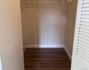 1002 Green Pine Boulevard - Photo Thumbnail 25