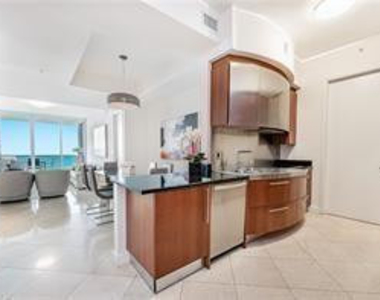 18101 Collins Avenue - Photo Thumbnail 6