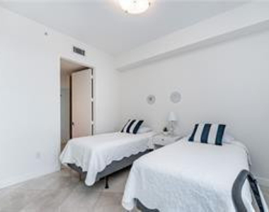 18101 Collins Avenue - Photo Thumbnail 16