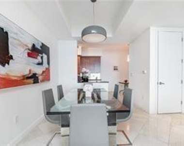 18101 Collins Avenue - Photo Thumbnail 3