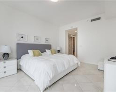 18101 Collins Avenue - Photo Thumbnail 14