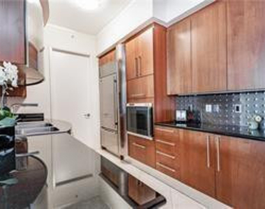 18101 Collins Avenue - Photo Thumbnail 4
