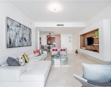 18101 Collins Avenue - Photo Thumbnail 10