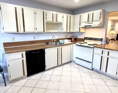 5242 Privet Place - Photo Thumbnail 4