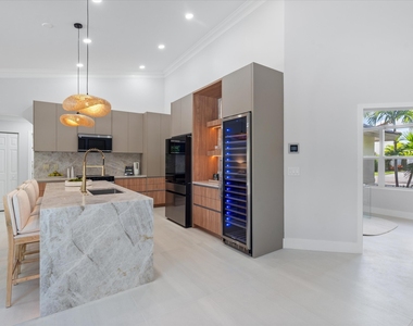 1132 Ne 3rd Avenue - Photo Thumbnail 7