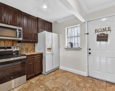 617 Ixoria Avenue - Photo Thumbnail 1