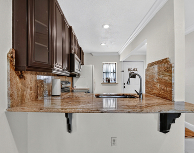 617 Ixoria Avenue - Photo Thumbnail 4