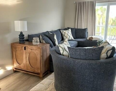 311 E Ocean Avenue - Photo Thumbnail 3